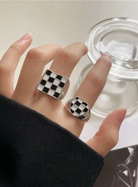 黑白棋盘格爱心戒指ins时尚小众个性复古食指戒简约百搭撞色指环