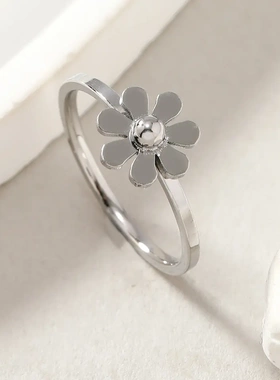 新款时尚钛钢戒指小众焊牌小雏菊花朵冷淡风食指指环不锈钢饰品厂