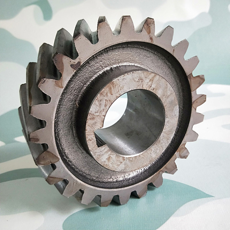 东风245/EQ2100E6D军车分动箱高档主动齿轮1800E03-212
