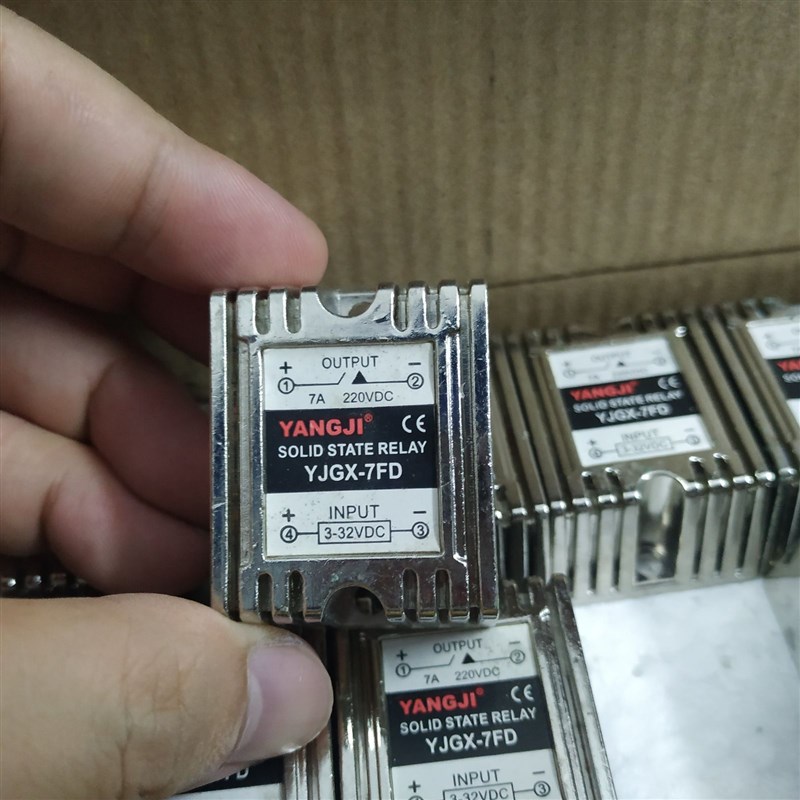 阳继YANGJI 电路板式单相固态继电器 YJGX-7FD SSR-P (7A/110VDC)
