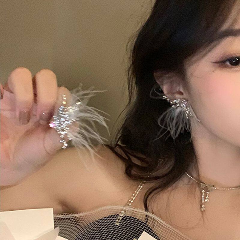 超仙森系蝴蝶羽毛耳环女出游搭配新款甜美白色耳钉精灵设计耳饰