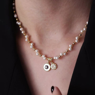 法式金色圆牌双层缠绕珍珠项链复古千金感时尚精致小众设计锁骨链