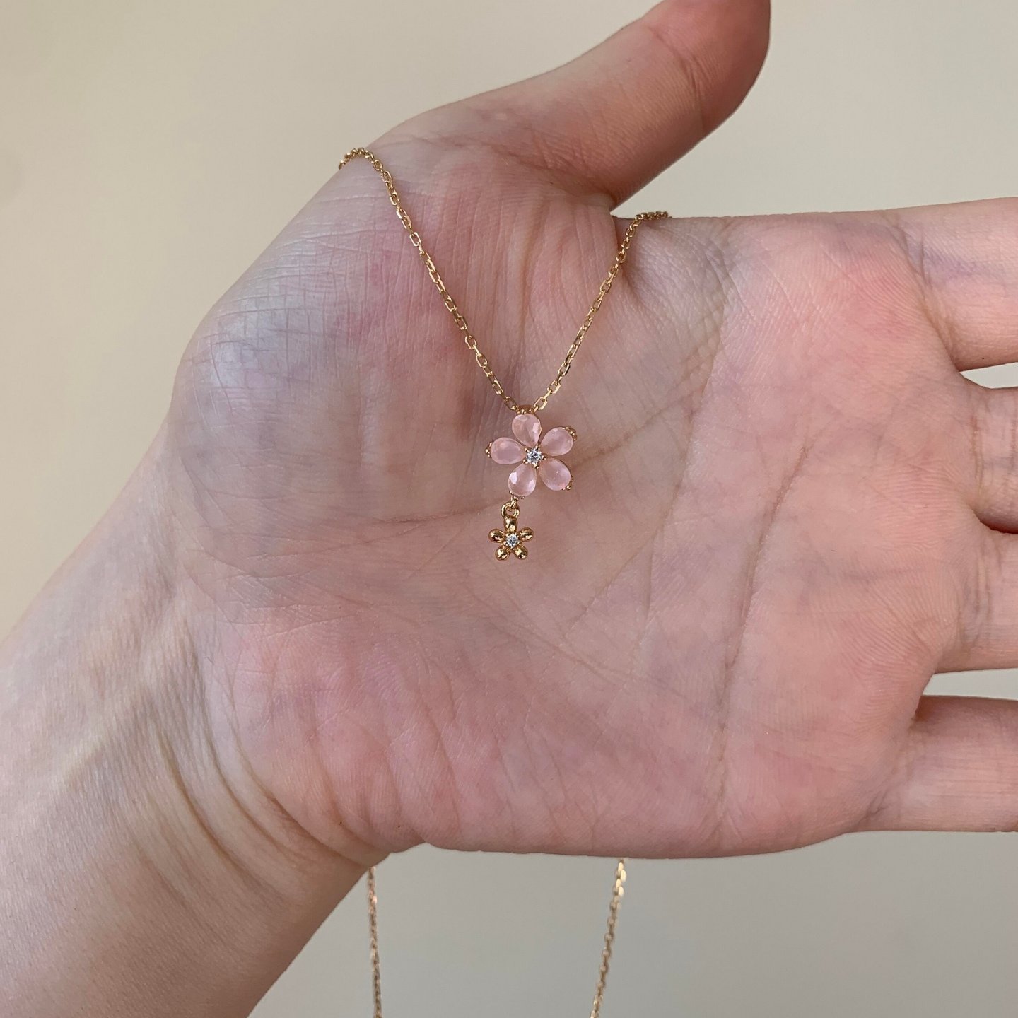 樱花季甜美粉色樱花锁骨链