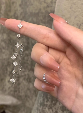 满钻四叶草手链女轻奢小众高级感手串精致气质时尚高颜值百搭配饰