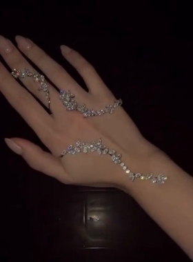 繁花枝叶爆闪长款手环戒指一体手链2025新款轻奢高级感设计配饰女