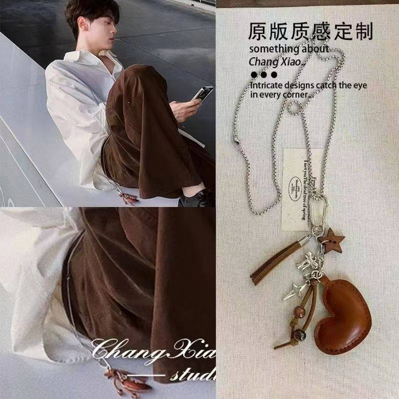 田栩宁同款棕色皮质爱心挂件项链小众高级百搭多功能长款简约配饰