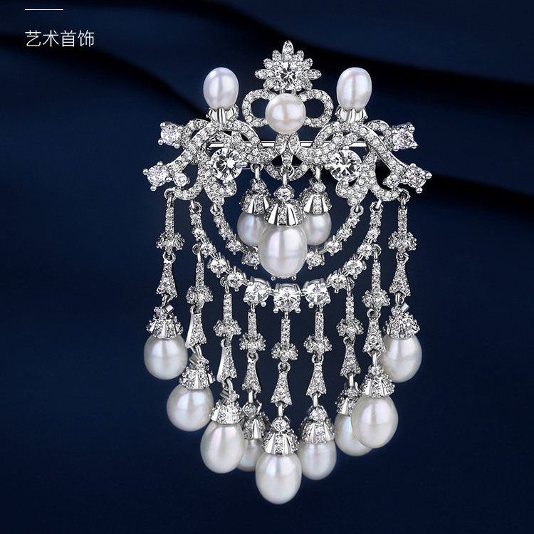 宫廷流苏仿珍珠胸针小众网红款