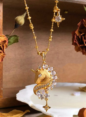 梦幻木马中古拉丝闪钻芒星独角兽吊坠项链女精致高级感锁骨链金色