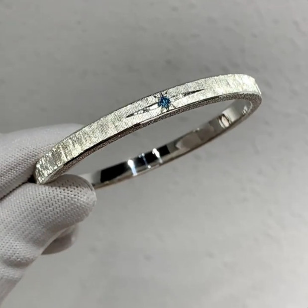 清冷感银色素圈拉丝星芒手镯韩系时尚轻奢高颜值高级感小众手饰