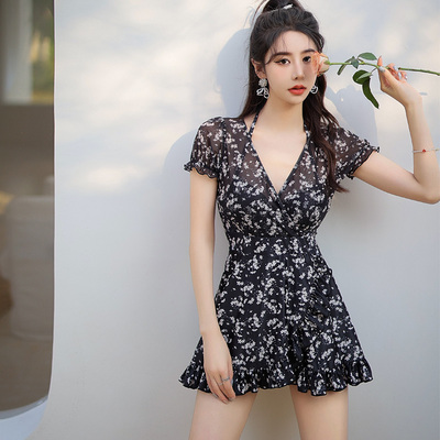 泳衣女2023新款女款连体保守带钢托聚拢裙N式泡温泉泳装高级感纯