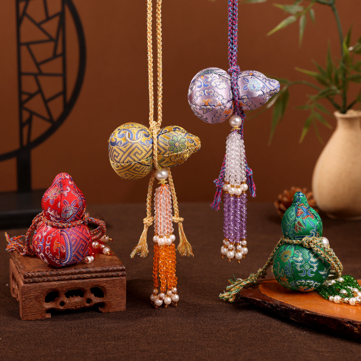 水晶流苏宋锦葫芦挂件刺绣香囊包包钥匙扣挂饰汉服配件文创小礼品,服饰配件/皮带/帽子/围巾,包挂件,淘宝优惠券,粉丝福利购,淘宝优惠卷