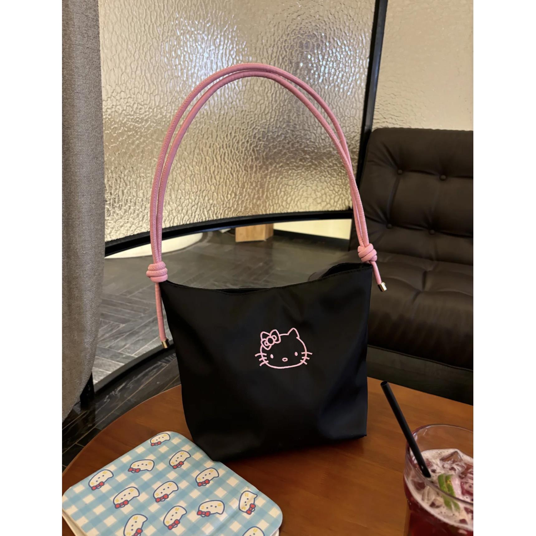 可调节斜挎两用kitty包大容量