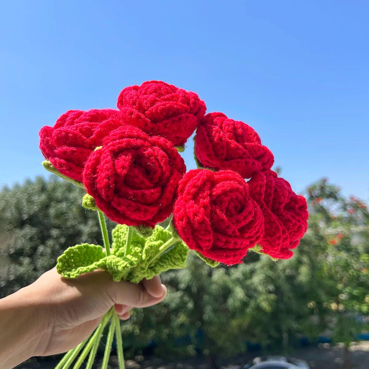 成品手工钩织毛线手捧花女神节情人节玫瑰花束教师节婚庆结婚礼物