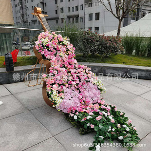国庆铁艺造型 饰商业街整体活动氛围布置 楼盘售楼部小提琴花艺装