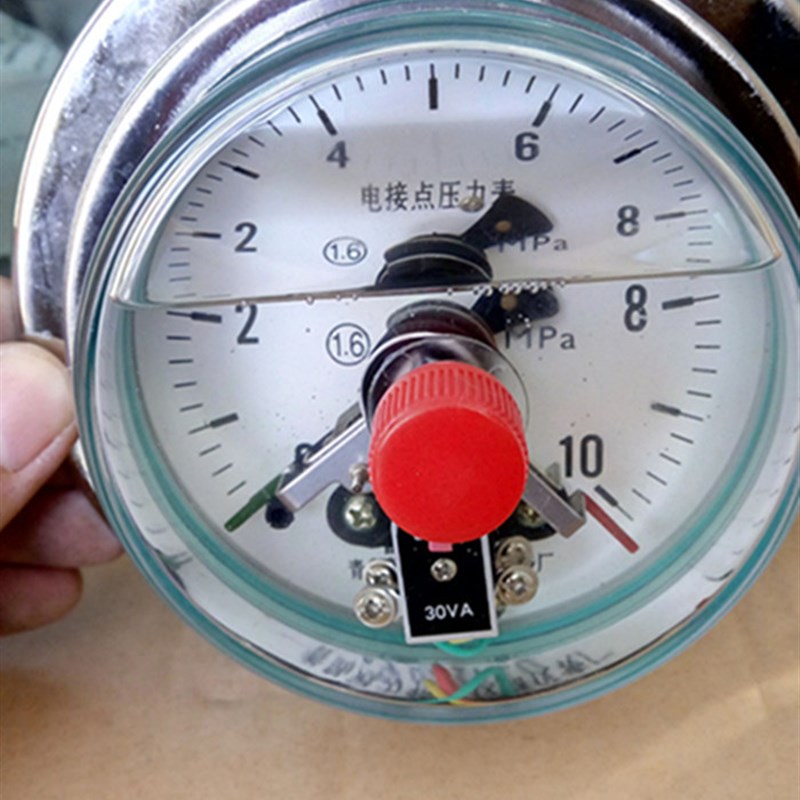 YTNX100ZT轴向耐震电接点压力表0.6,1,1.6,2.5等MPA青岛冠力特种