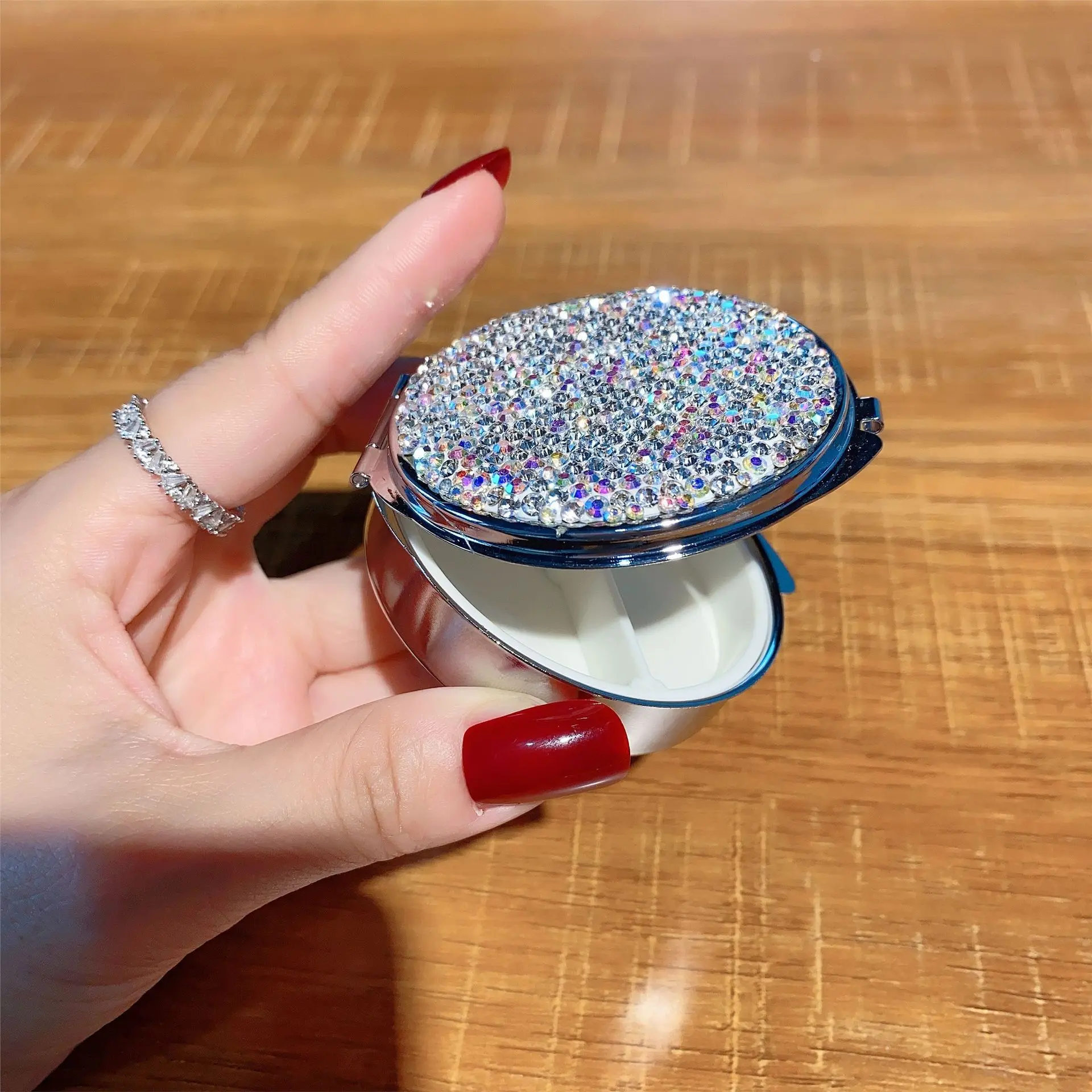 新款精致水钻随身盒收纳分装盒女潮镶钻礼品女款