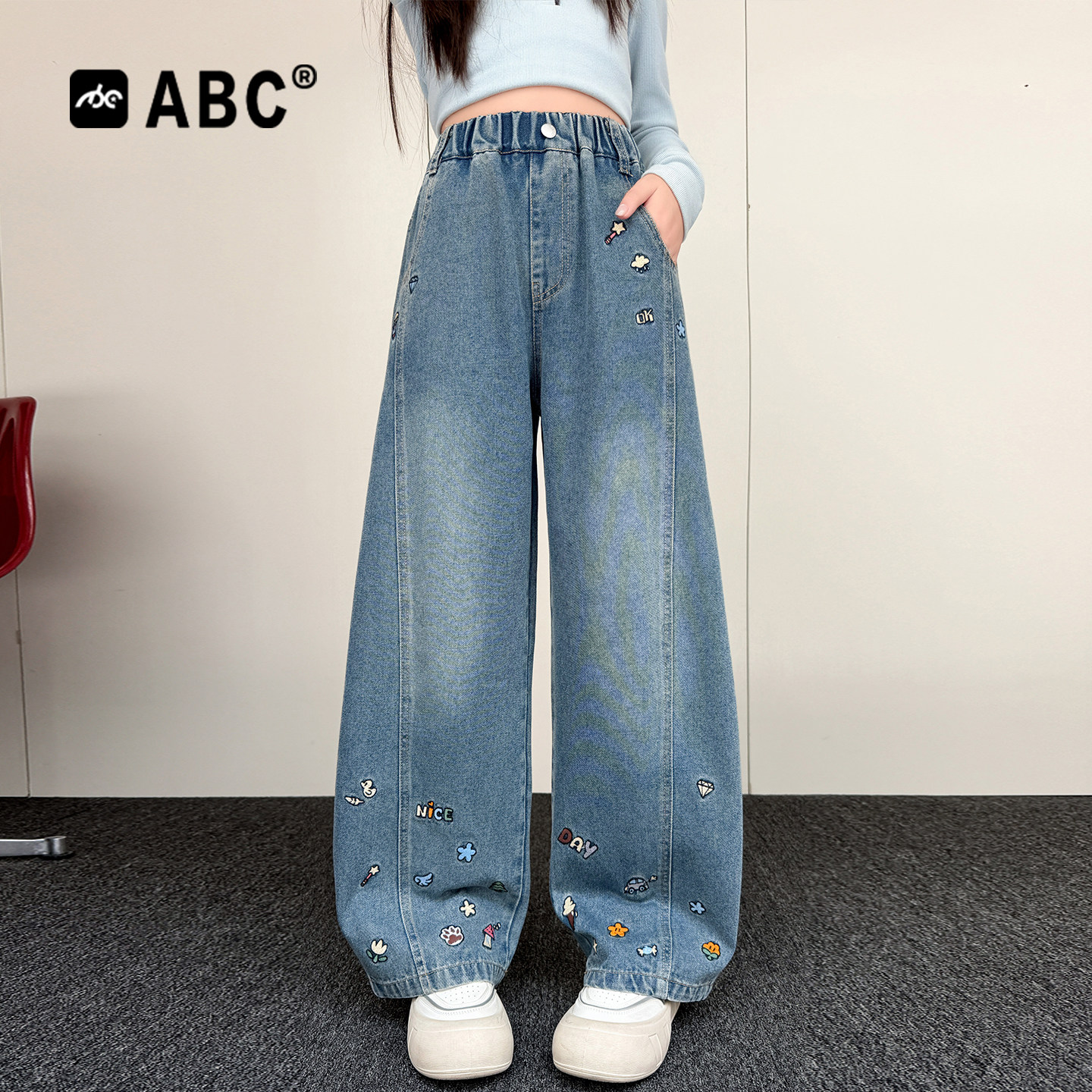 ABC女童春秋脚口刺绣弯刀牛仔裤图片