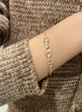 高级感猪鼻子手镯简约风高级感微镶手环气质小众复古轻奢镯子