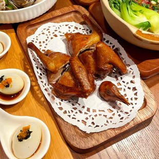 工厂供应链港式木板餐具粤菜馆金光鸽王J餐厅实木餐盘托乳鸽烤鸡