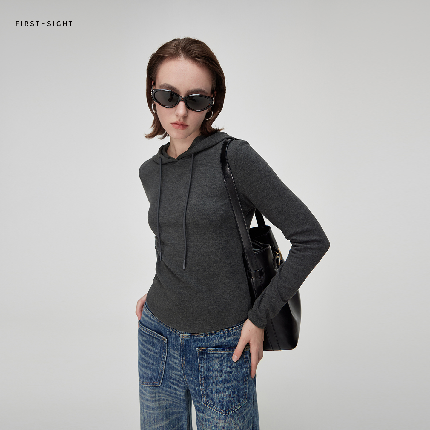 方晤丨柔暖蓬松修身内搭连帽上衣