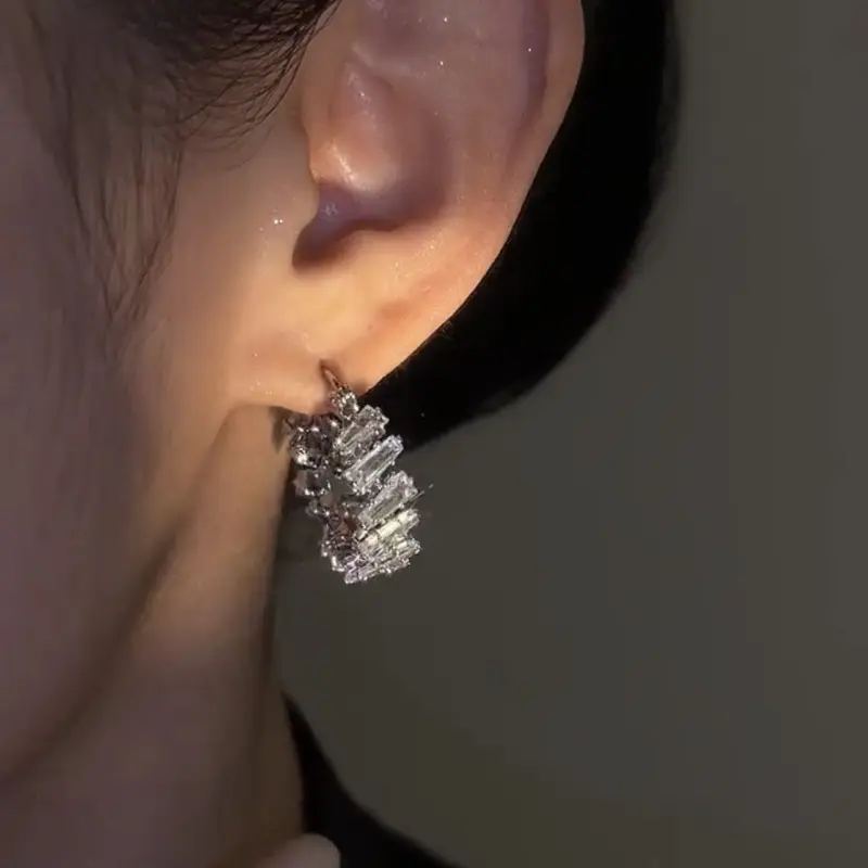 超闪齿状满钻耳扣简约通勤高级感圈圈耳环小众设计爆闪耳圈耳饰