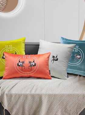 奶油风橙色简约轻奢客厅沙发靠枕靠垫酒店腰枕套丝绒刺绣马H抱枕