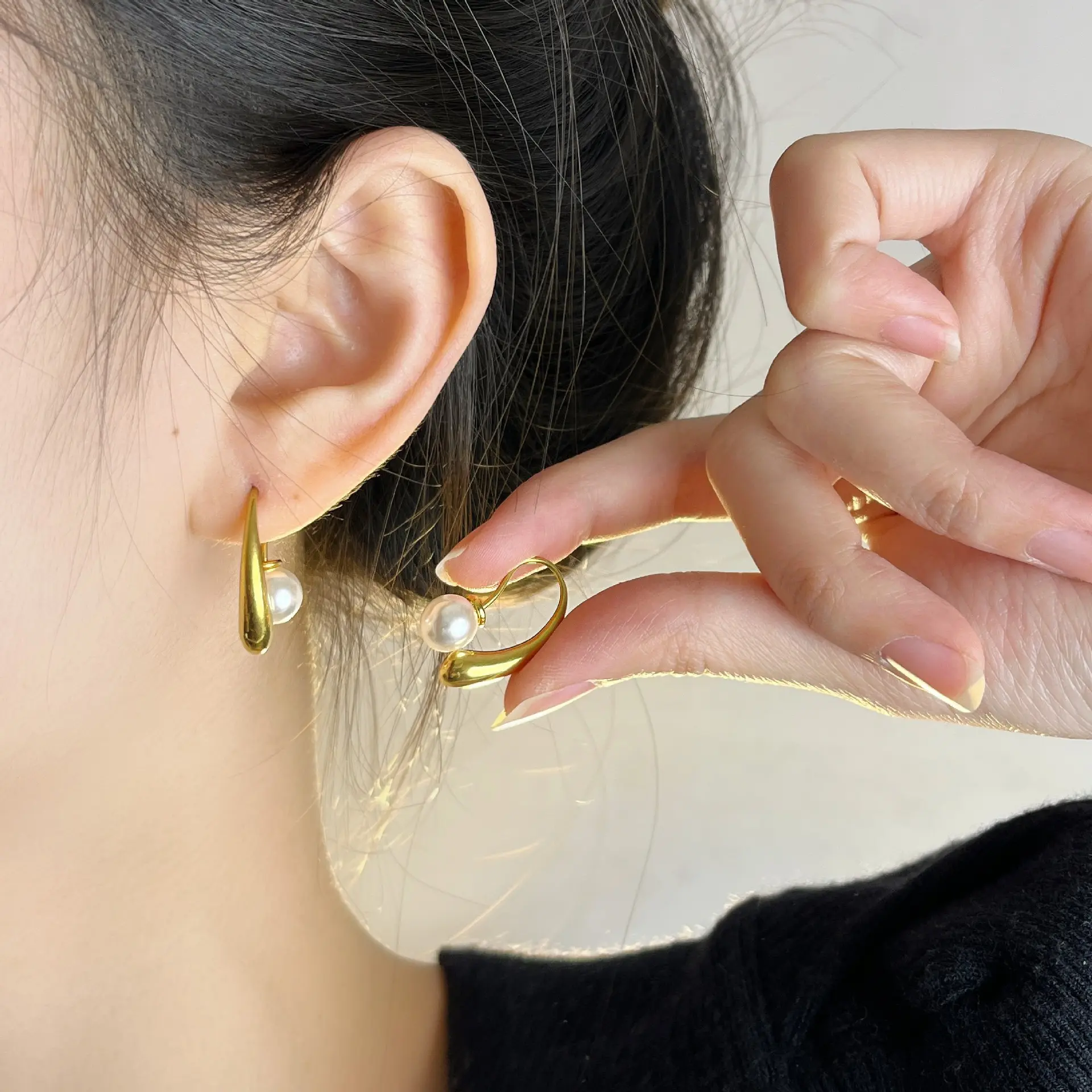 轻奢高级感小众设计感独特珍珠耳饰耳坠耳环2025新款钛钢气质耳钉