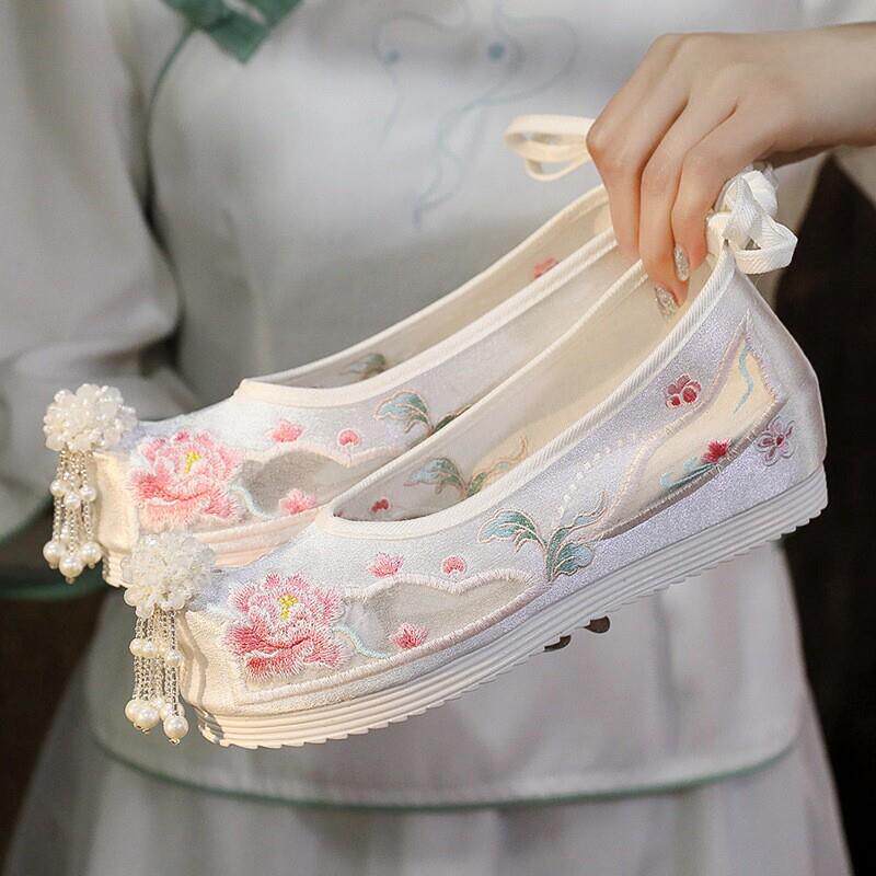 新品爆珠原创汉服鞋子女春