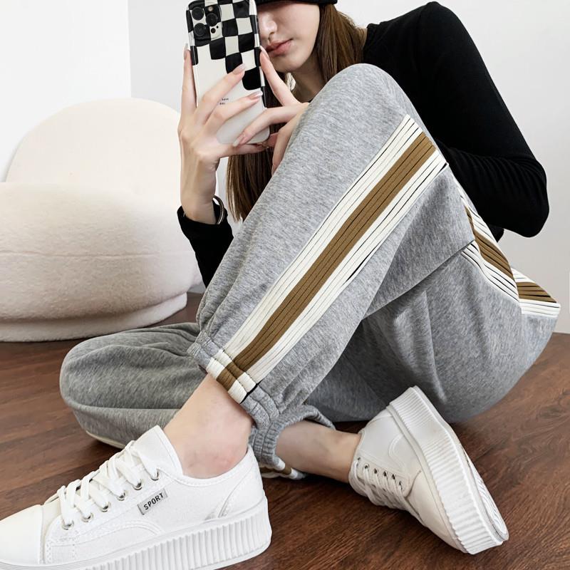 推荐灰色拼接运动裤女春秋