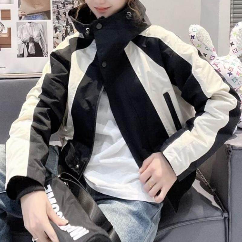 新品大码拼接撞色冲锋衣外套女秋季2025新款宽松休闲连帽短款夹克