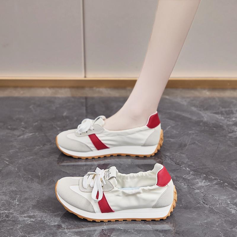 新品德训鞋女2026年新款秋
