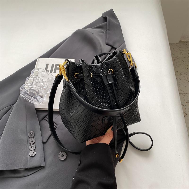 推荐小众时尚百搭包包女20