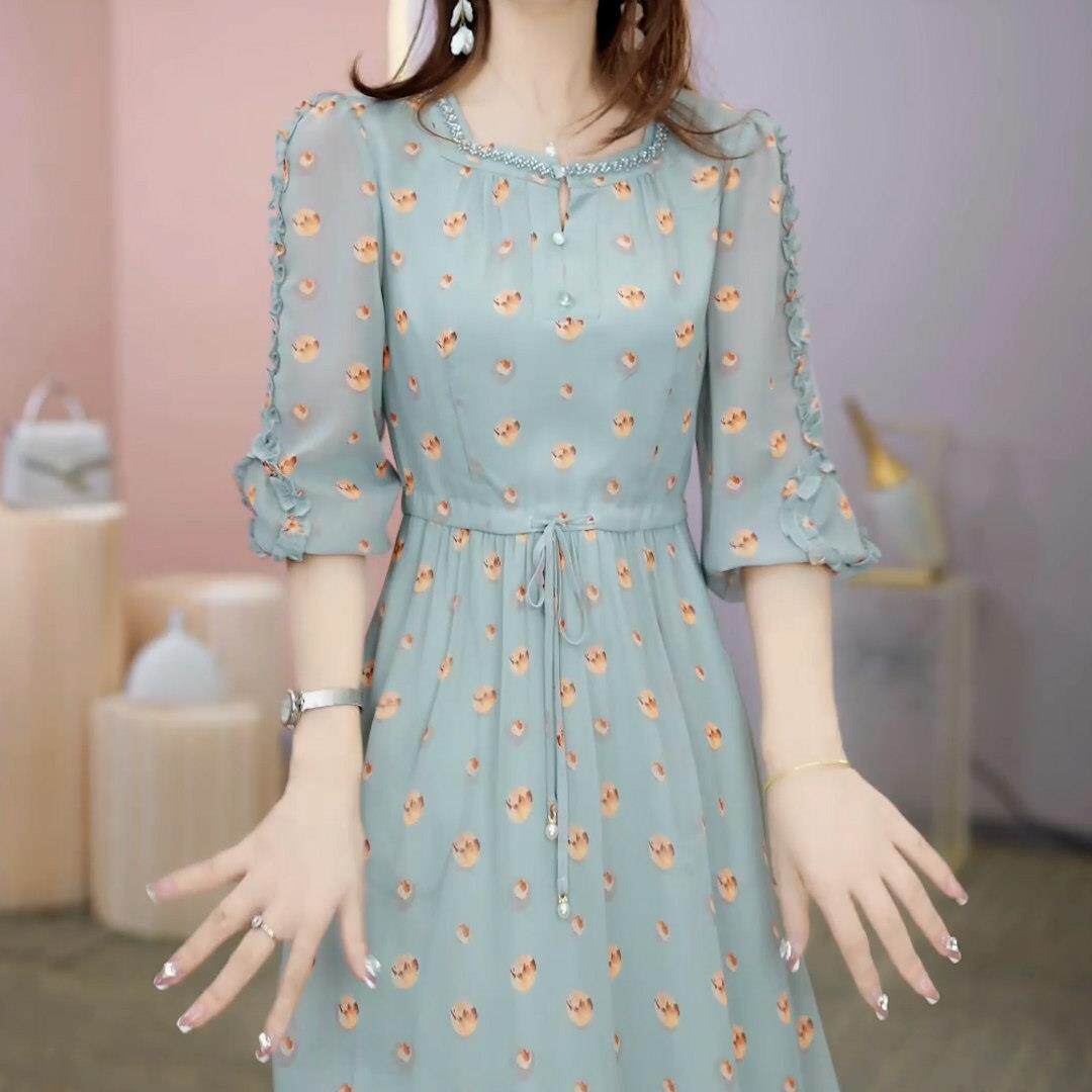 推荐时尚碎花连衣裙女2026秋季新款中年妈妈装收腰显瘦遮肉中长款