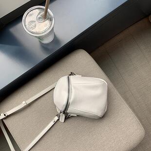 新品手机包女斜挎2025新款洋气小包包休闲款百搭钥匙包装手机的小