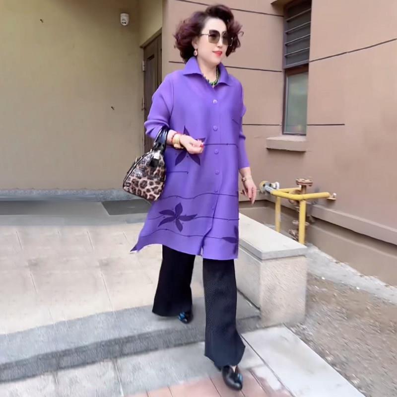 推荐三宅褶皱印花钉珠开衫连衣裙女春装气质宽松大码翻领中长款风