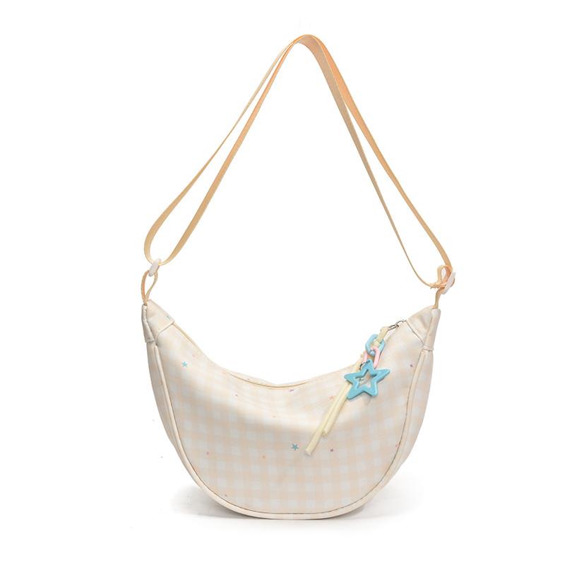 新品2025新款文艺格子小清新斜挎包女生洋气饺子包轻便旅游休闲单