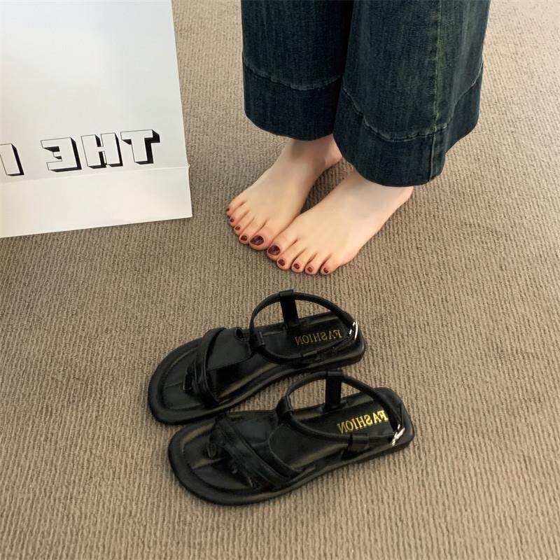 新品平底夹脚凉鞋女款2026新款配裙子休闲度假沙滩鞋小众设计罗马