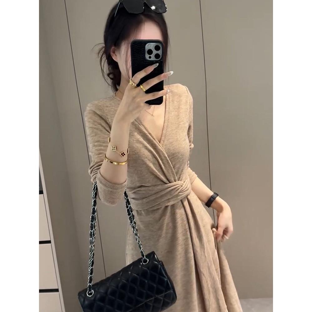 推荐纯欲气质V领长袖连衣裙女2026秋季新款绑带收腰修身显瘦百搭