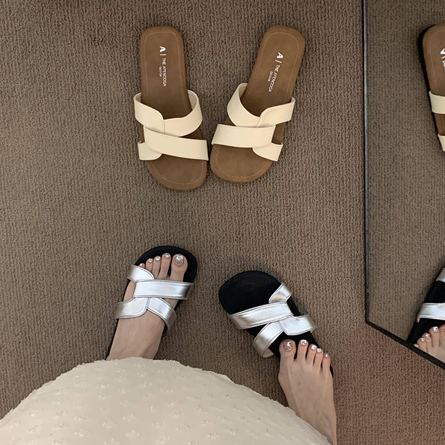 推荐巨好看平底勃肯凉拖鞋女夏外穿2026新款配裙子海边度假沙滩一