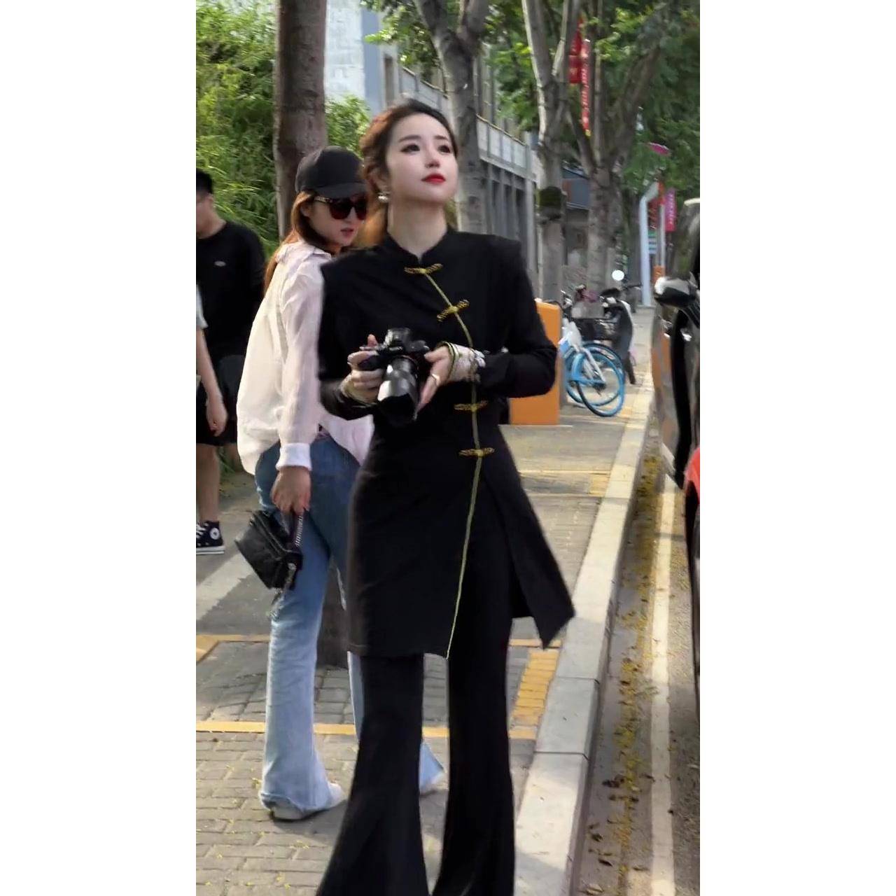 推荐新中式国风盘扣设计感衬衫女2026秋季新款高档气质名媛中长款