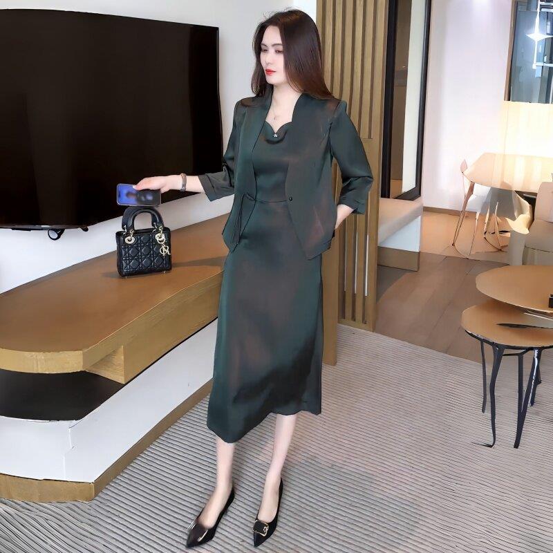 推荐时尚连衣裙套装女士秋季新款高档轻奢短款外套中长款背心裙两