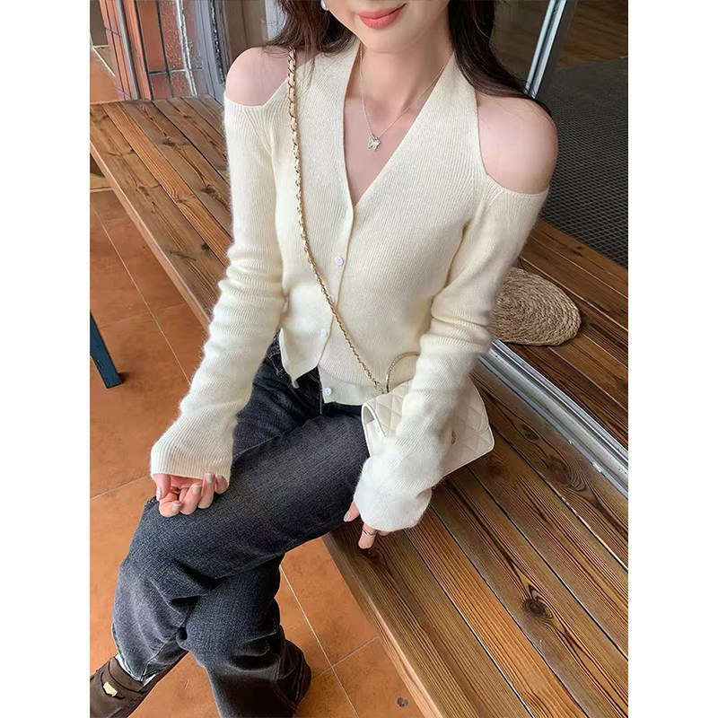 MosesQueen魔西女王纯欲V领挂脖长袖针织衫秋冬内搭打底露肩上衣