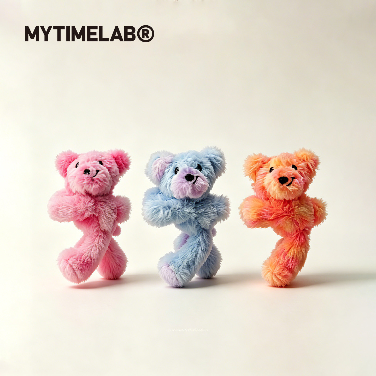MYTIMELAB摩太潮玩MT歪熊抱抱挂件钥匙扣包包挂饰毛绒公仔摆件 - 实物图