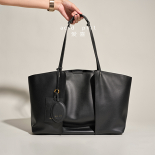 爱喜acid pill单肩手提公文包真皮时髦大容量通勤头层牛皮包包