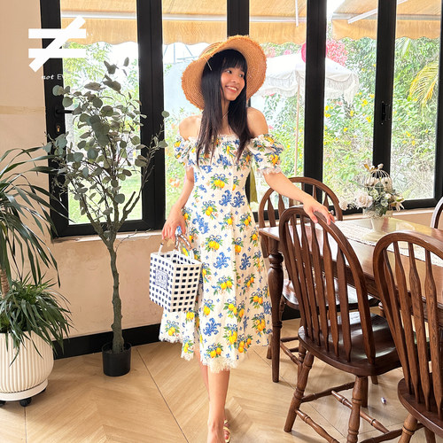 法式碎花蕾丝拼接泡泡袖连衣裙女