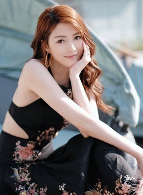 ZIMM春季新款流行爆款亚麻黑色花卉挂脖露背连衣裙女夏#3#630