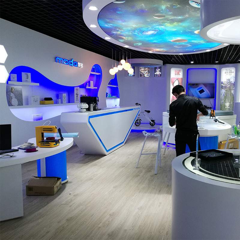 科技感电子产品展厅装修设计异形烤漆展示柜智能电器货柜陈列架