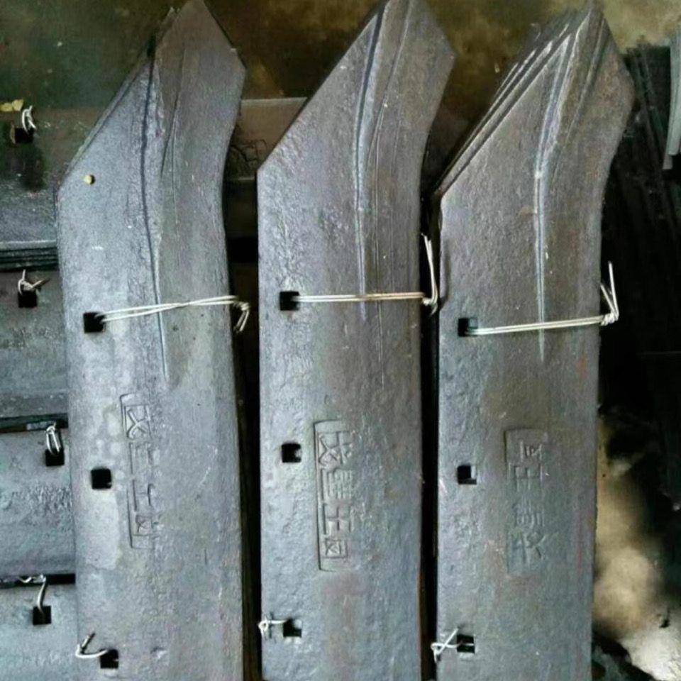 翻转犁耐磨犁尖 双剑戈壁王25 27 28 35加厚耐磨犁尖