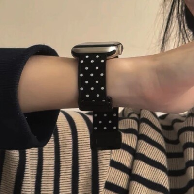 适用于iWatchS12新款华为FIT5韩系波点尼龙编织磁吸表带苹果S11AppleWatchS10s98se3通用FIT4创意Ultra高级感