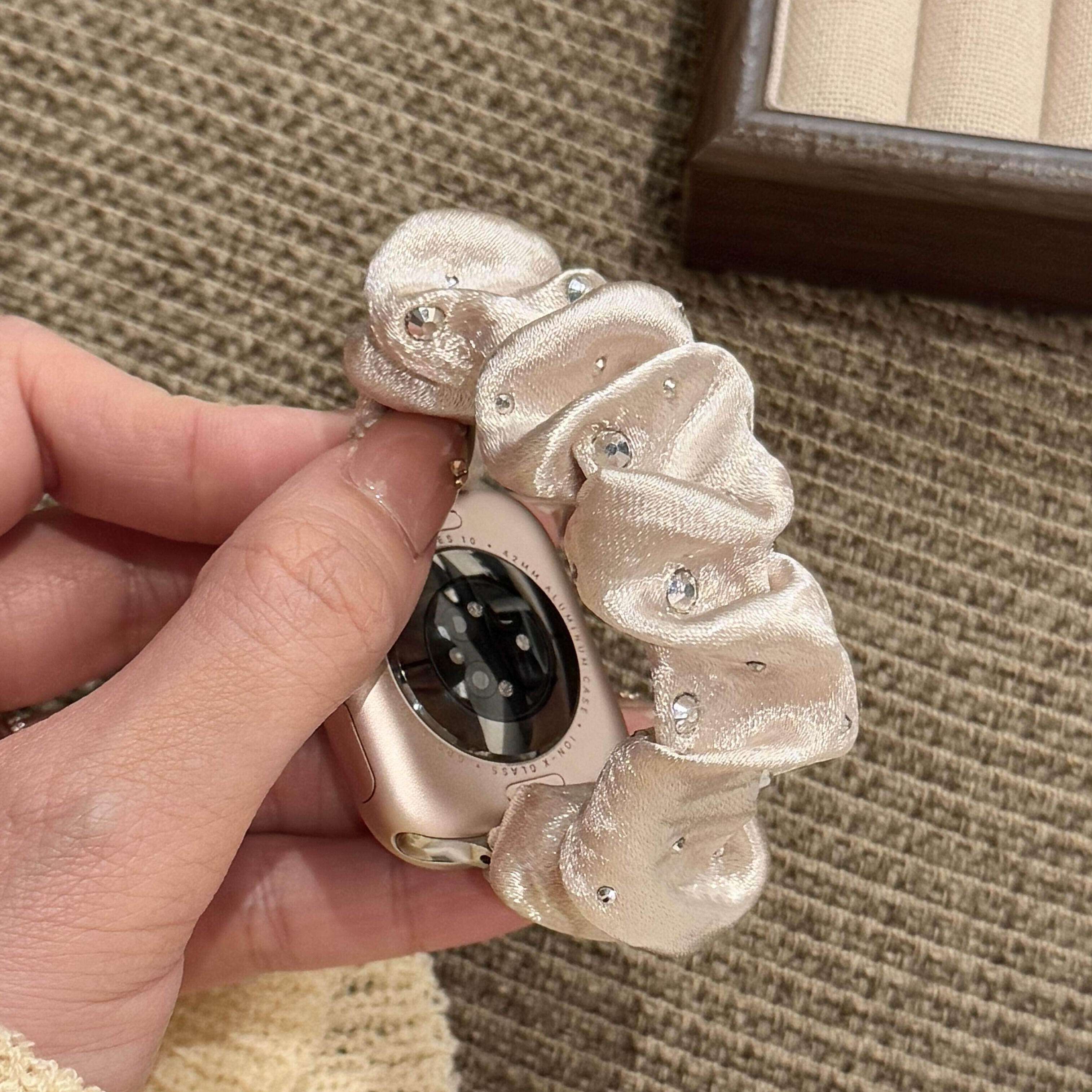 适用iWatchs11代新款华为FIT5轻奢满天星闪钻弹力发圈表带苹果手表s10987se舒适FIT43小米10Pro红米6夏天高级